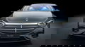 Vista frontal del Mercedes EQS 2025 mostrando su diseño distintivo y parrilla cerrada.