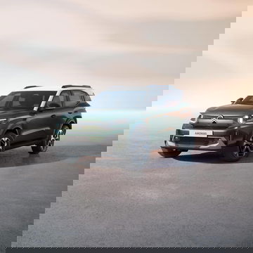 Vista frontal y lateral del nuevo Citroën C3 Aircross, destacando su diseño vanguardista.