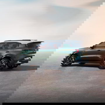 Vista trasera y lateral del nuevo Citroën eC3 Aircross en estudio