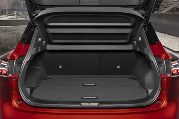 Vista del amplio maletero del Nissan Qashqai, perfectamente acondicionado para carga.