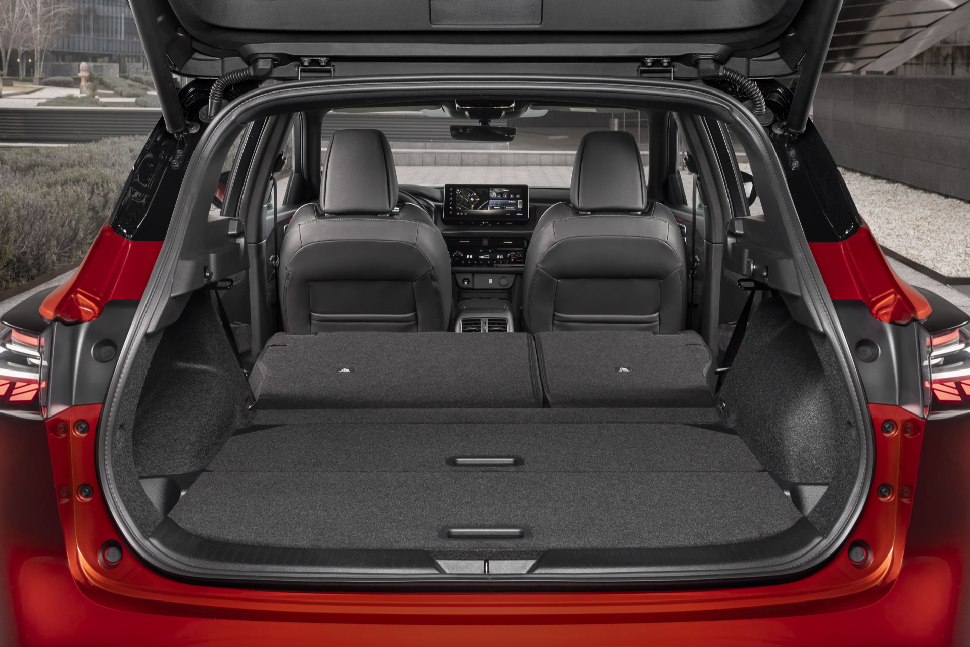 Amplio maletero del Nissan Qashqai, asientos abatidos, visión trasera.