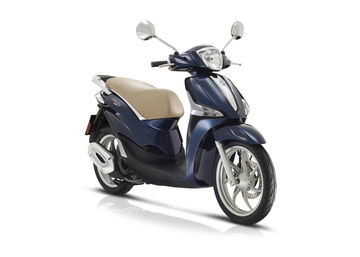 Vista lateral del Piaggio Liberty resaltando su diseño funcional y elegante.