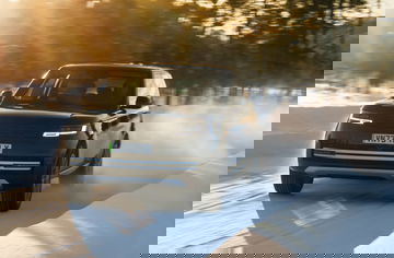 Vistazo al Range Rover eléctrico 2024 en dinámica en ambiente invernal