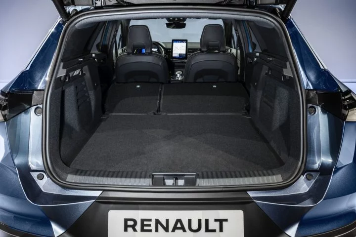 Vista del maletero del Renault Symbioz, amplio y bien acabado