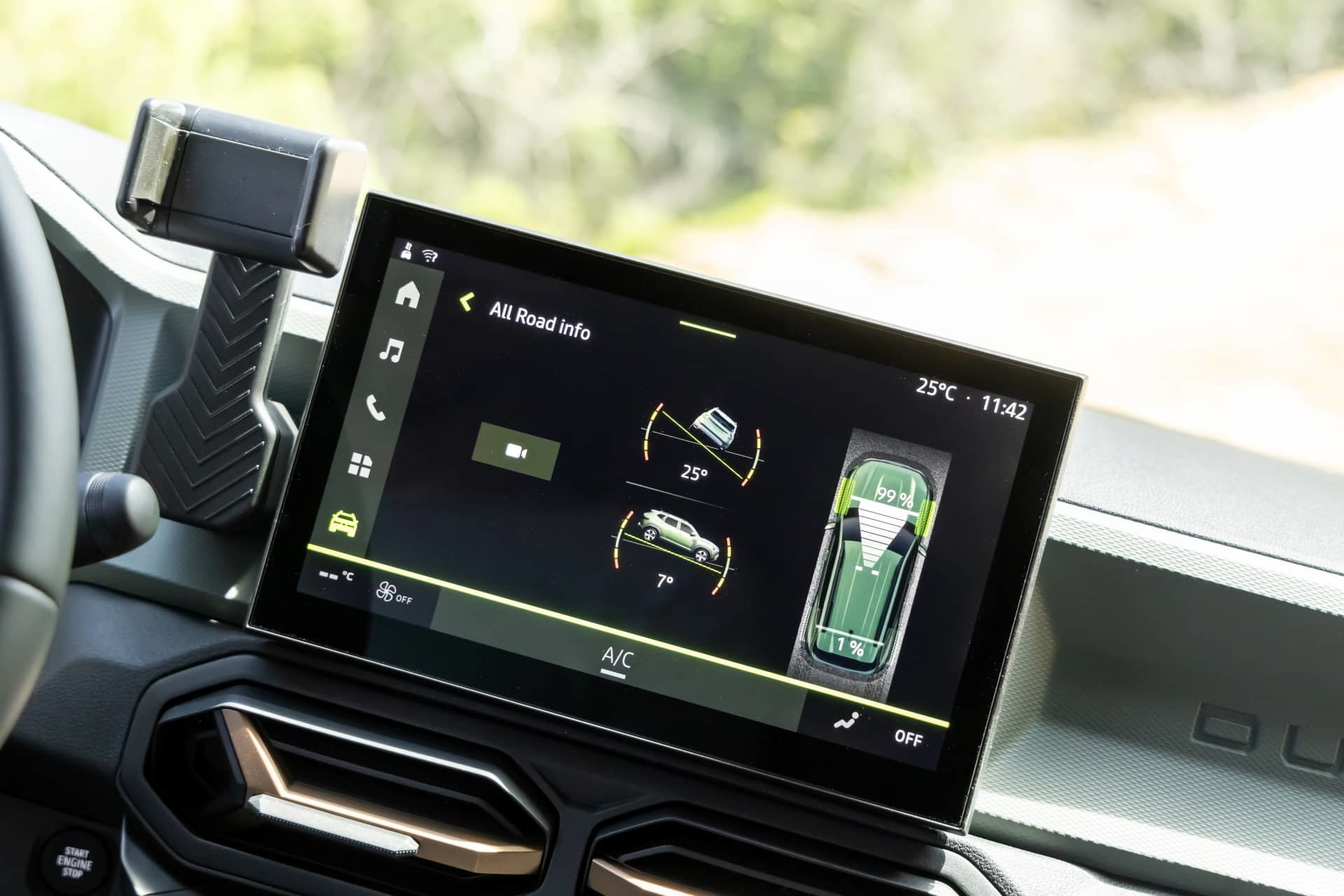 Vista del moderno sistema de infotainment del Dacia Duster.