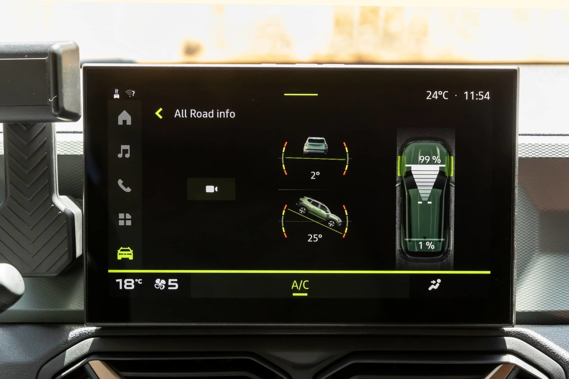 Vista del sistema de infoentretenimiento del Dacia Duster, claro y funcional.
