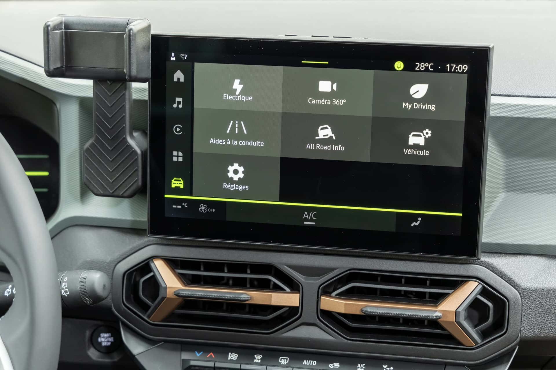 Vista del sistema de infotainment del Dacia Duster, clara y funcional.