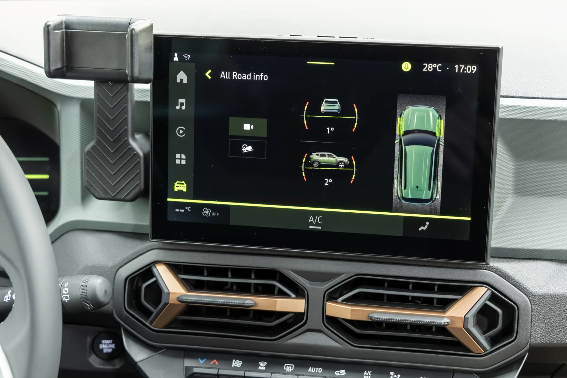 Pantalla del sistema de infotainment destacando sus funcionalidades y diseño.
