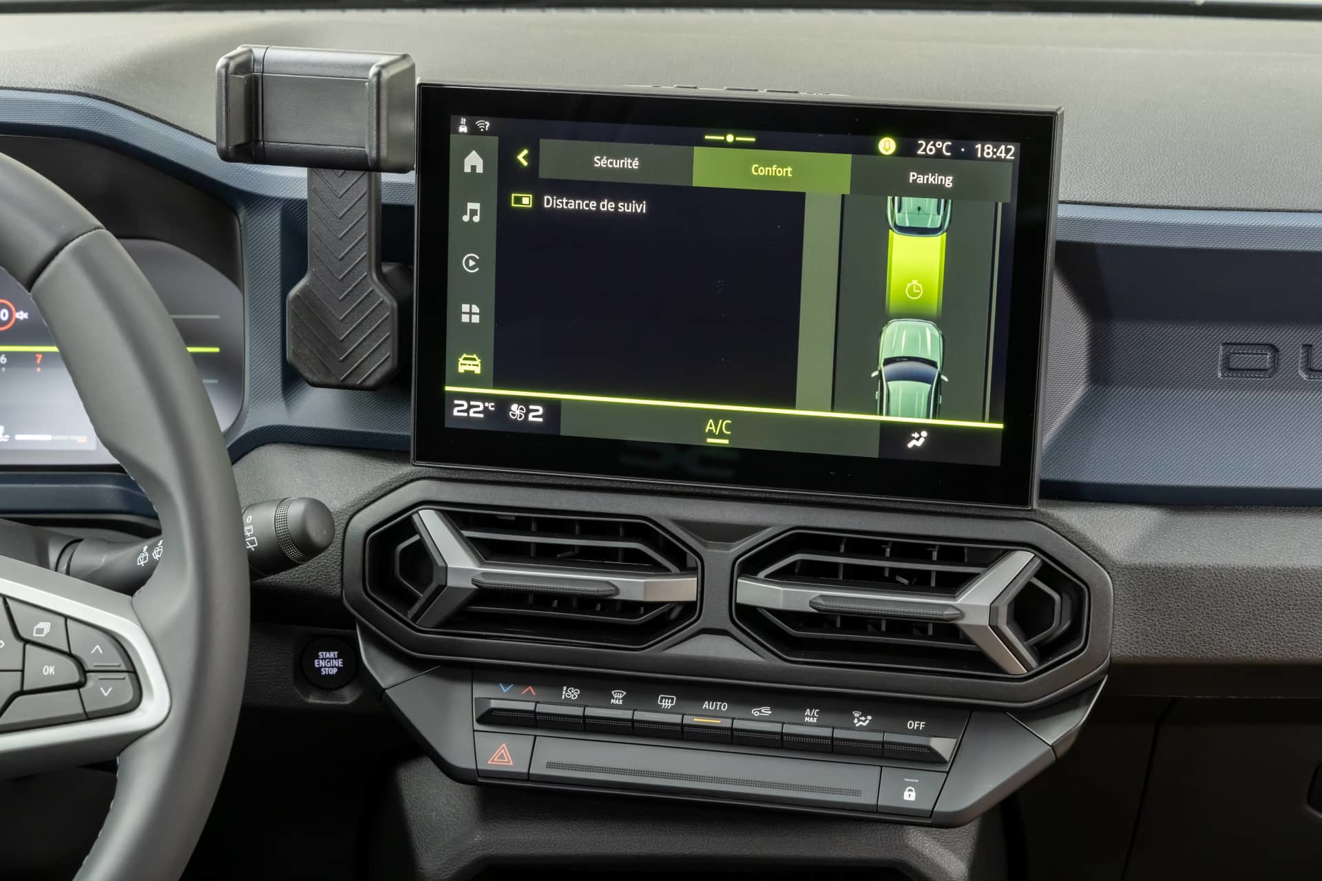 Vista del sistema multimedia integrado en el Dacia Duster.