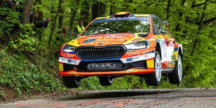 Skoda Fabia Rally2 llevado al límite en el Rally de Croacia por Pepe López.