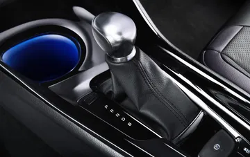 Vista detallada de la palanca de cambios del Toyota C-HR primera generación