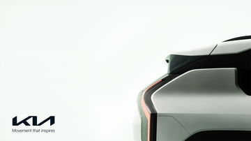Vista trasera y lateral del Kia EV3 destacando su diseño futurista