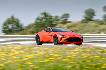 Aston Martin Vantage 2024 en pruebas, promesa de potencia y estilo