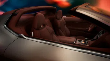 BMW Concept Skytop, techo panorámico y líneas laterales fluidas.