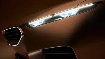 Vista del exclusivo techo panorámico del BMW Concept Skytop, iluminación LED premium