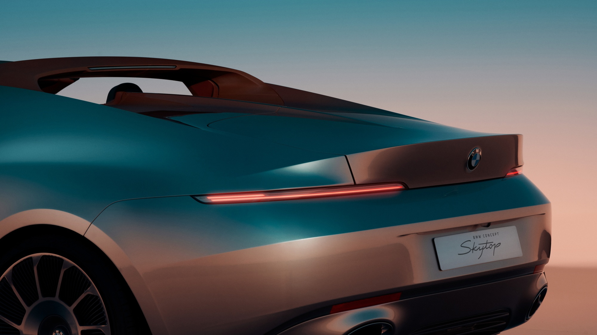 Imagen del BMW Concept Skytop destacando su diseño trasero y lateral.