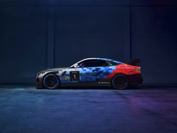 Vista lateral del BMW M4 GT3 en presentación oficial