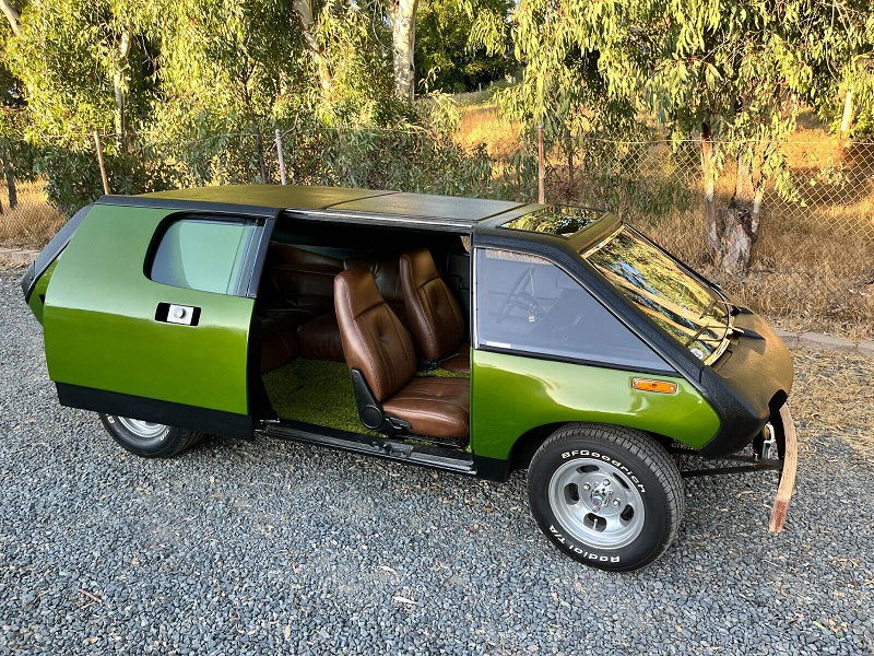 Furgoneta camper Brubaker Box con diseño retro y funcionalidad nómada.