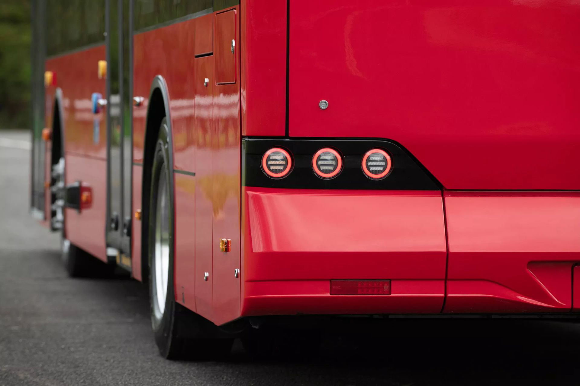 Vista parcial de los sistemas de propulsión traseros del BYD BD11.