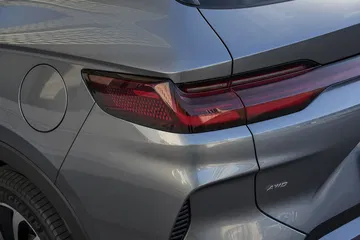 Vista trasera-lateral del BYD Seal mostrando su diseño aerodinámico