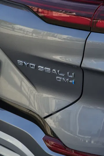 Vista trasera del BYD Seal, detalle identificativo de modelo.