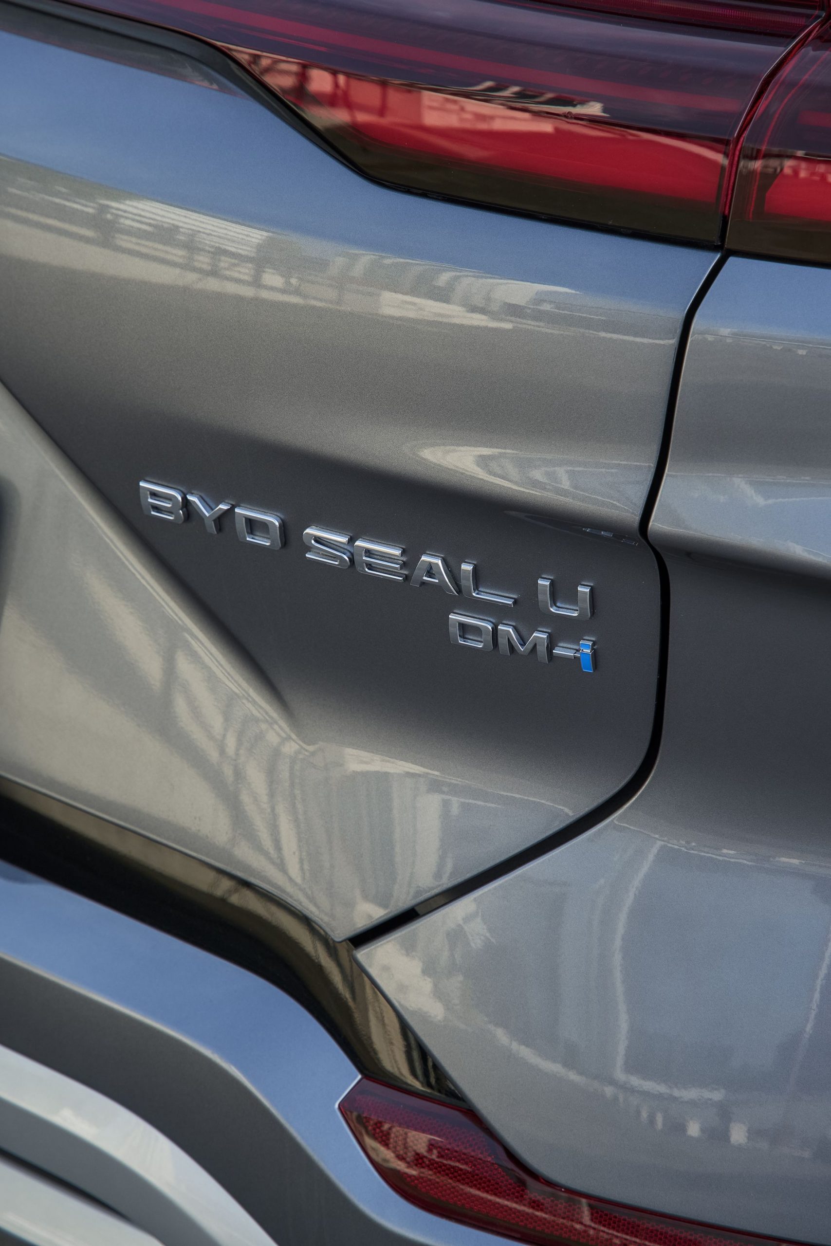 Vista trasera del BYD Seal, detalle identificativo de modelo.