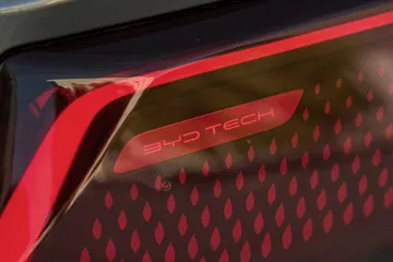 Foco trasero con diseño distintivo del BYD Seal 2024
