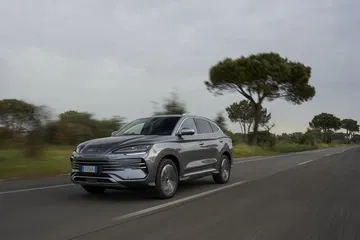 BYD Seal deslumbrando con su diseño lateral vanguardista