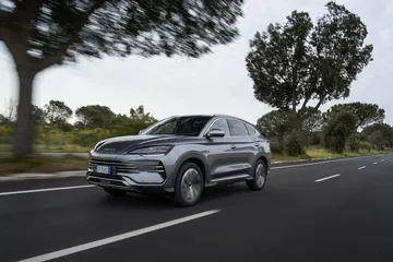 BYD Seal en movimiento, diseño dinámico y eficiente