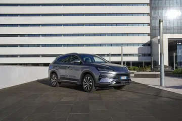 Vista lateral del BYD Seal que promete revolucionar el segmento SUV.