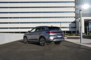 Vista lateral del BYD Seal que promete revolucionar el segmento SUV eléctrico