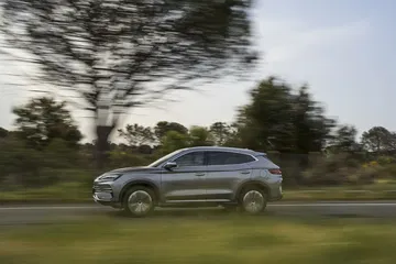 Nuevo BYD Seal 2024 en movimiento, diseño que conquista