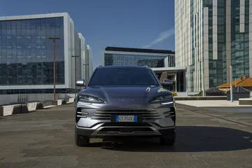 El BYD Seal luce un frontal agresivo y moderno.