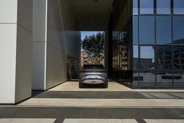 Vista frontal del BYD Seal con diseño vanguardista