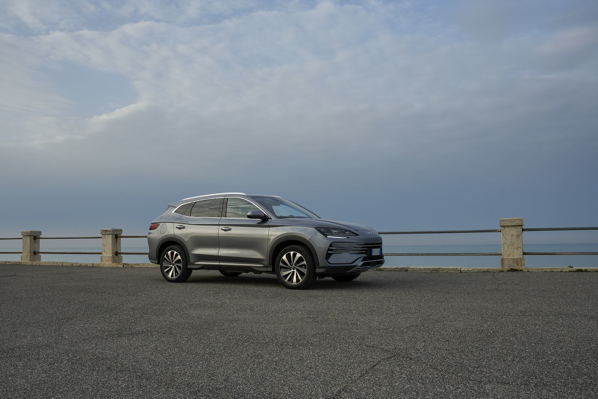 SUV eléctrico BYD Seal en perfil, evolución en diseño y autonomía