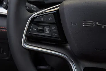 Vista cercana de acabados y detalles interiores del BYD Seal.