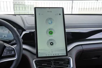 Vista de la pantalla central táctil del BYD Seal 2024.