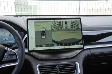 Vista de la avanzada instrumentación digital del BYD Seal.