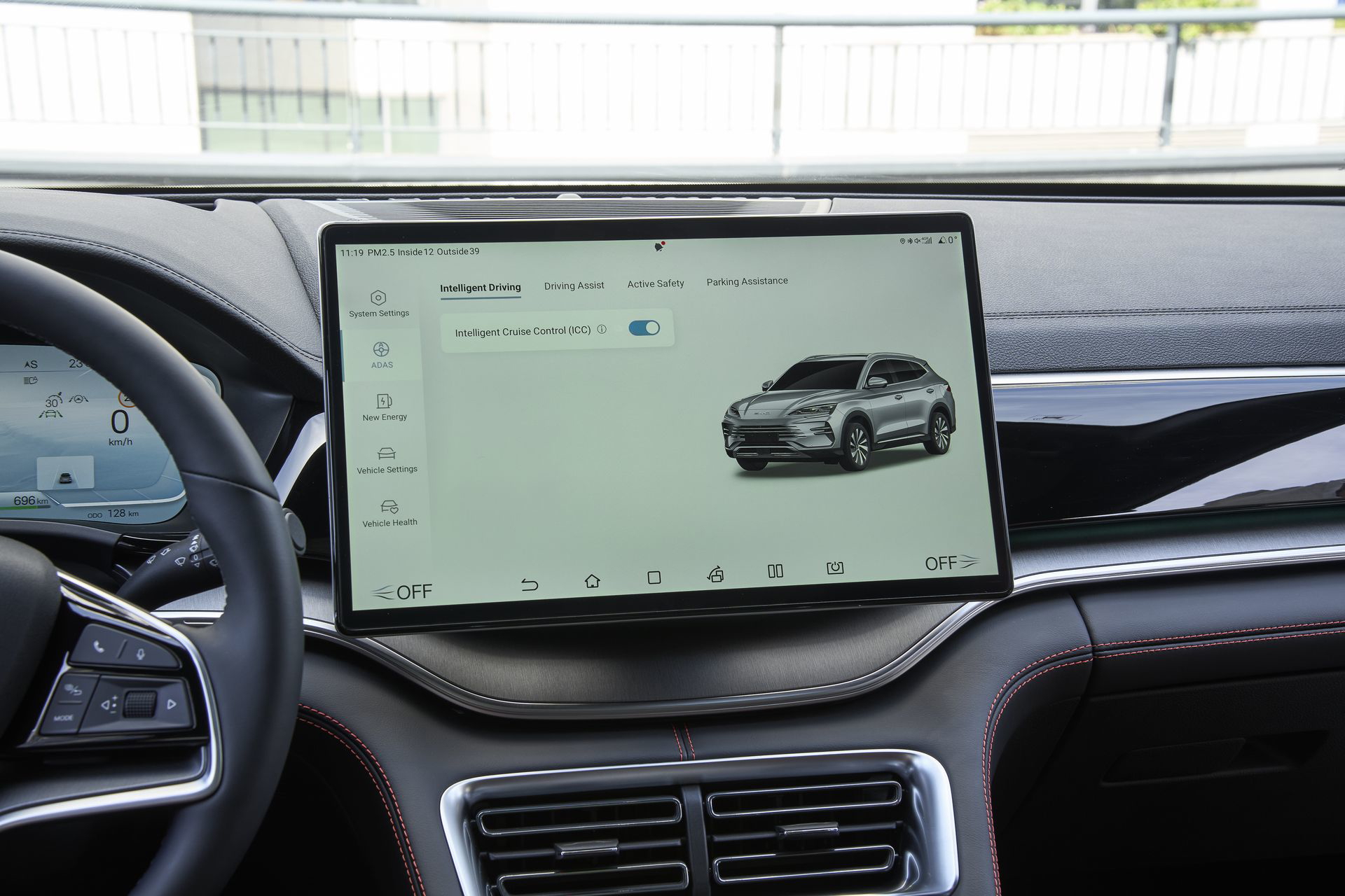 Pantalla central del BYD Seal destacando su tecnología avanzada