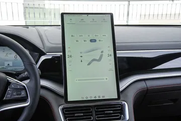 Imagen detallada de la pantalla central del BYD Seal