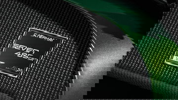 Placa conmemorativa que celebra la Final Edition del Caterham 485.