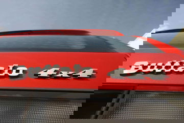 Detalle emblema Citroën Xantia Break Buffalo con tracción 4x4.