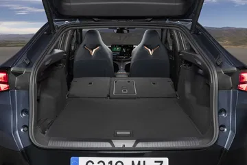 Vista trasera del maletero espacioso del CUPRA Tavascan eléctrico