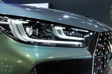 Vistazo exclusivo al faro avanzado del Ebro S700, promesa española para 2025.