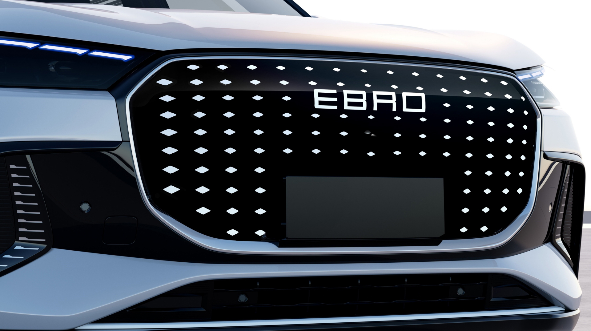 Parrilla imponente del Ebro S800, diseño que promete fuerza y elegancia