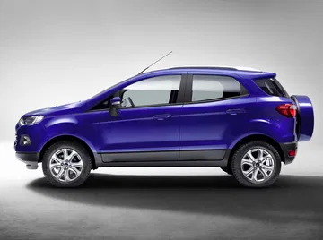 Vista lateral del Ford EcoSport de segunda mano, mostrando el perfil del vehículo.