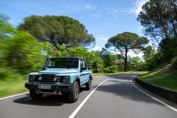 El Ineos Grenadier, imponente en carretera, promete robustez y capacidad