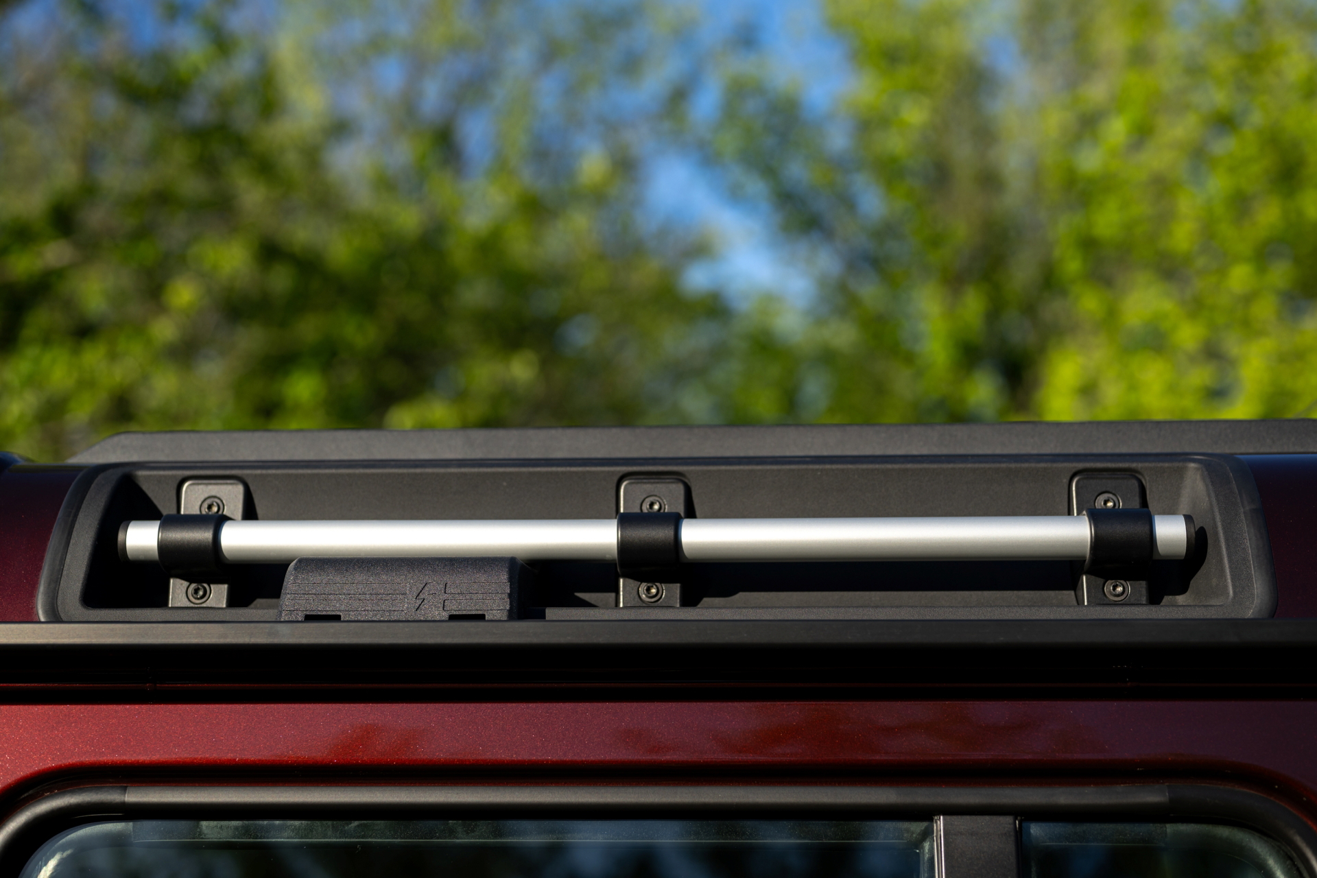 Vista superior que muestra la robusta barra de techo del Ineos Grenadier.