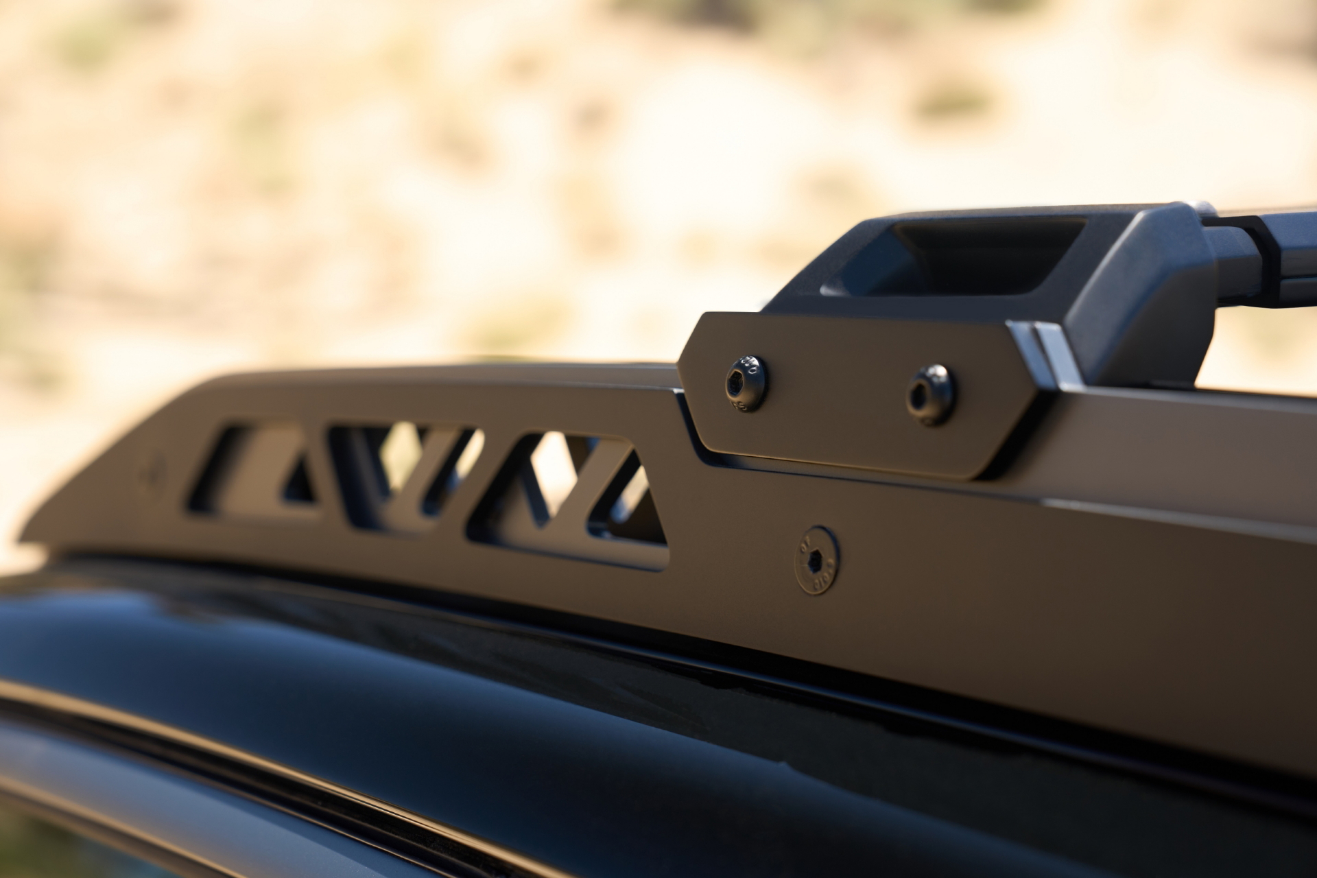 Vanguardia y robustez definen este detalle del Jeep Wagoneer S Trailhawk.