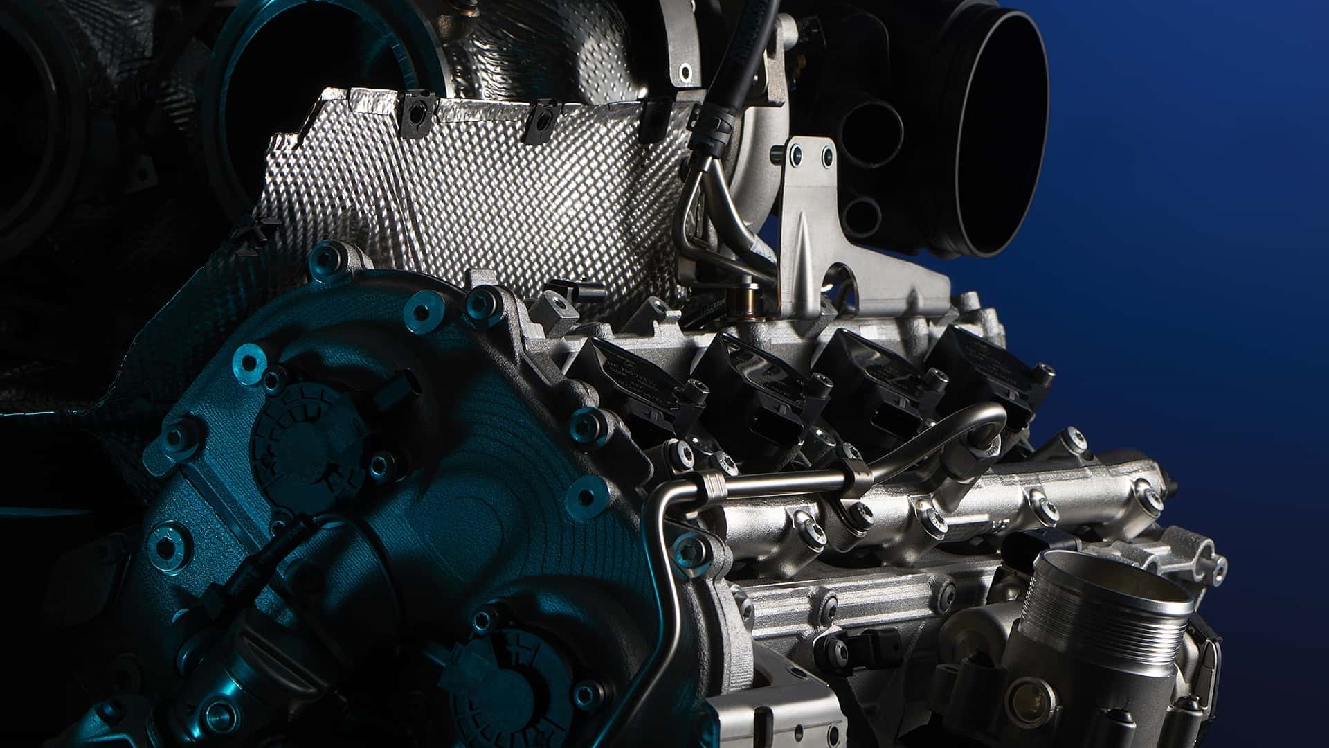 Motor V8 híbrido Lamborghini, 800 CV y alta revolución.